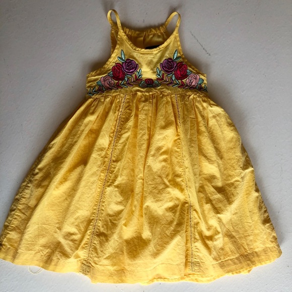 Girls Yellow flower dress with underskirt.🌸😍 - Picture 3 of 3